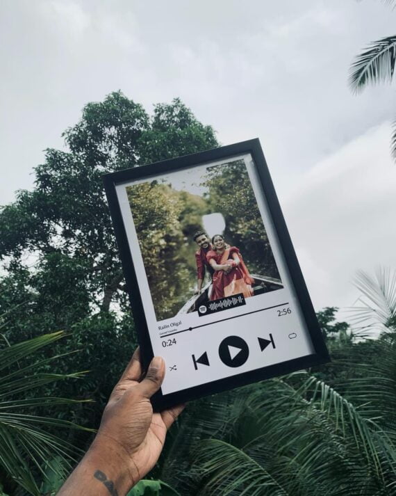 Spotify customized photo frame